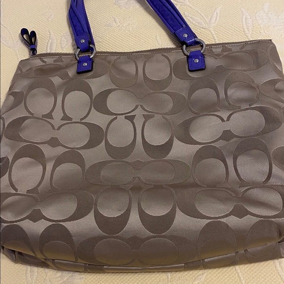Coach Tan and Purple Women's Tote, looks like it was never used but see strap. - Picture 3 of 11